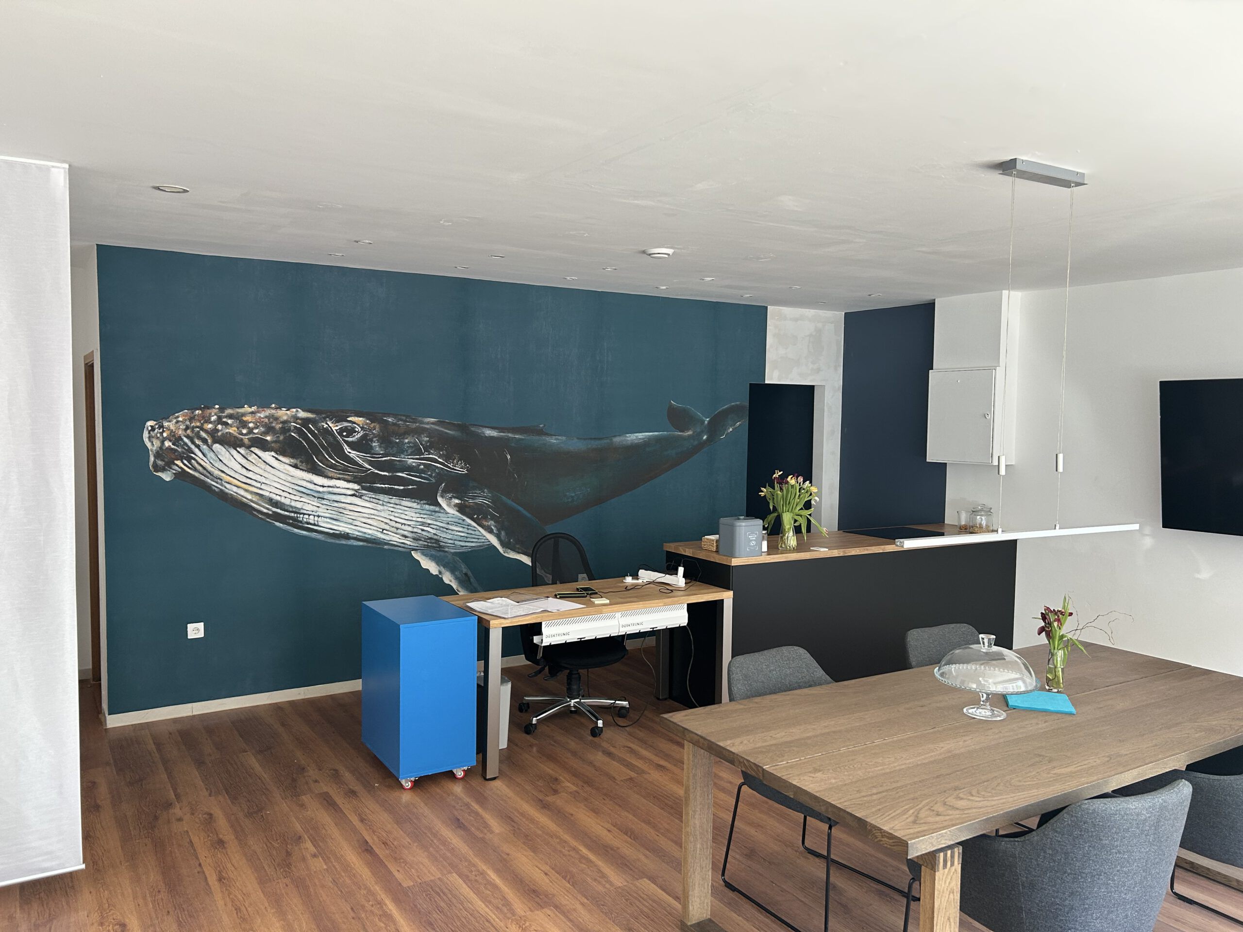 Kartoffel in Herzform in der Hand